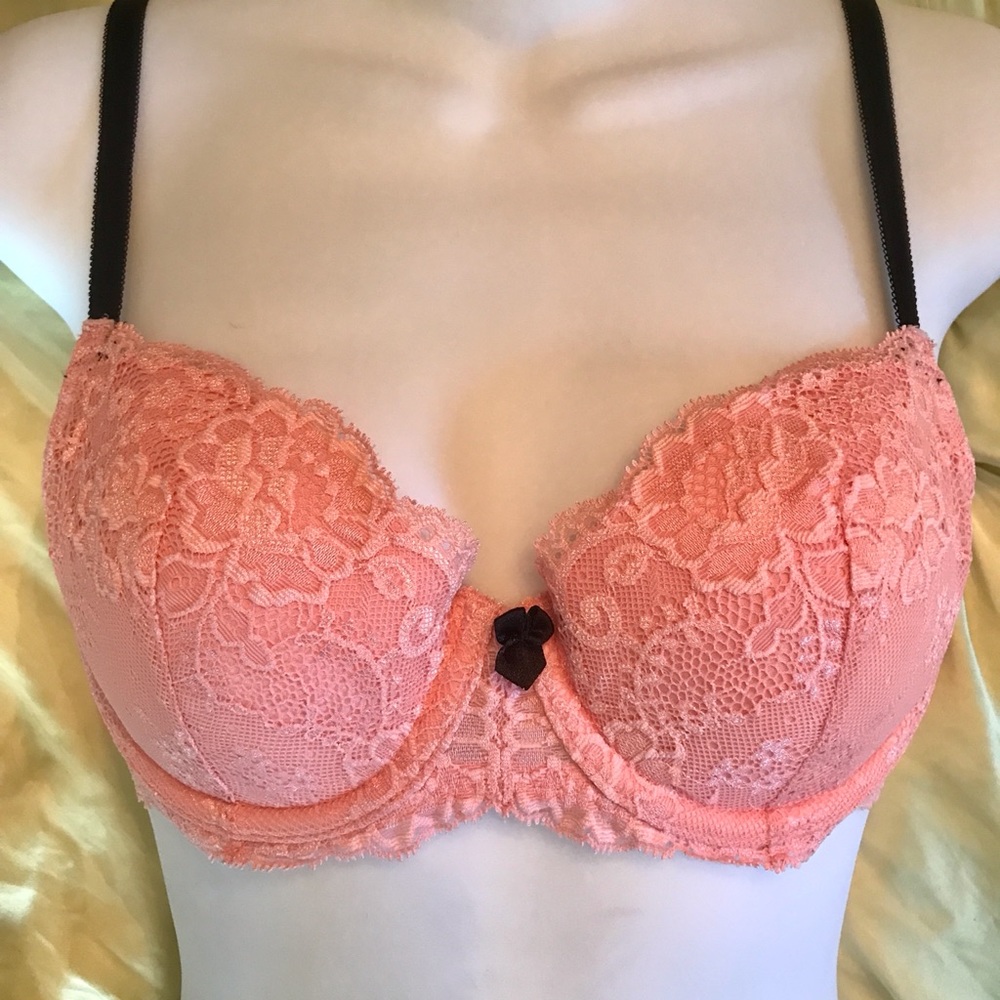 NWOT VICTORIA’S SECRET PINK & BLACK LACE BRA 34B